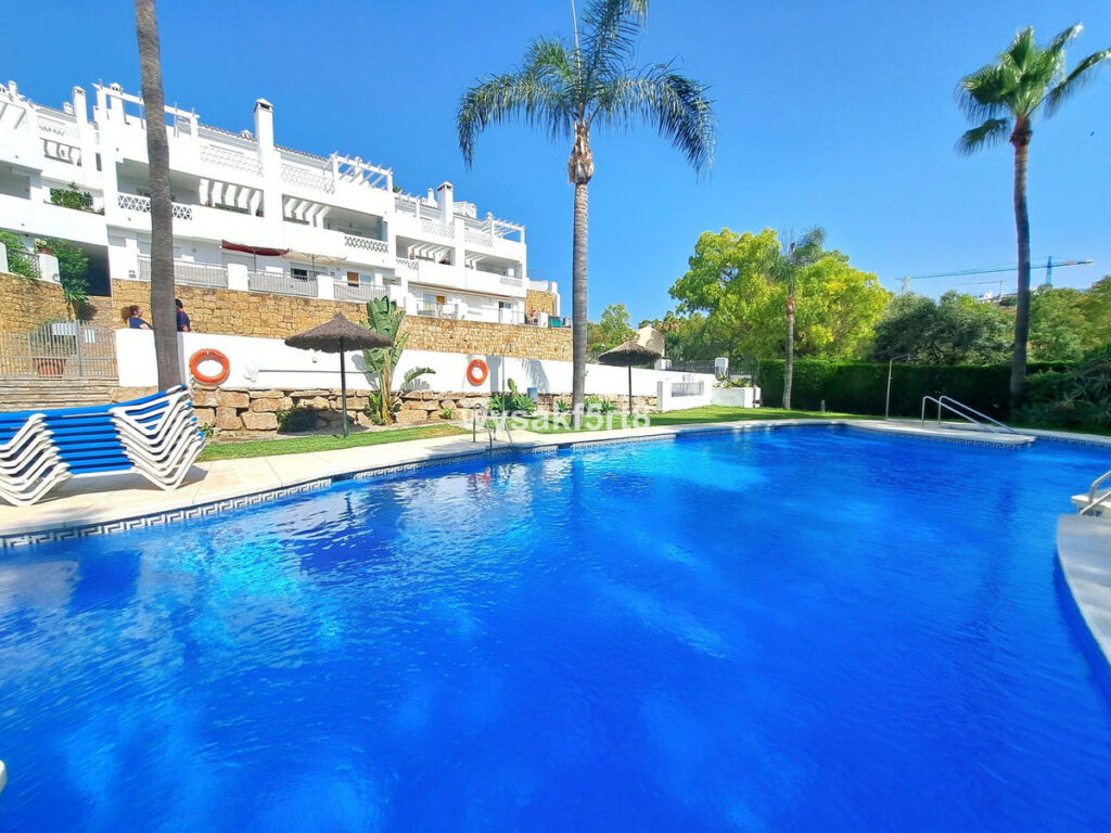 Middle Floor Apartment Casares Playa Málaga - image 2