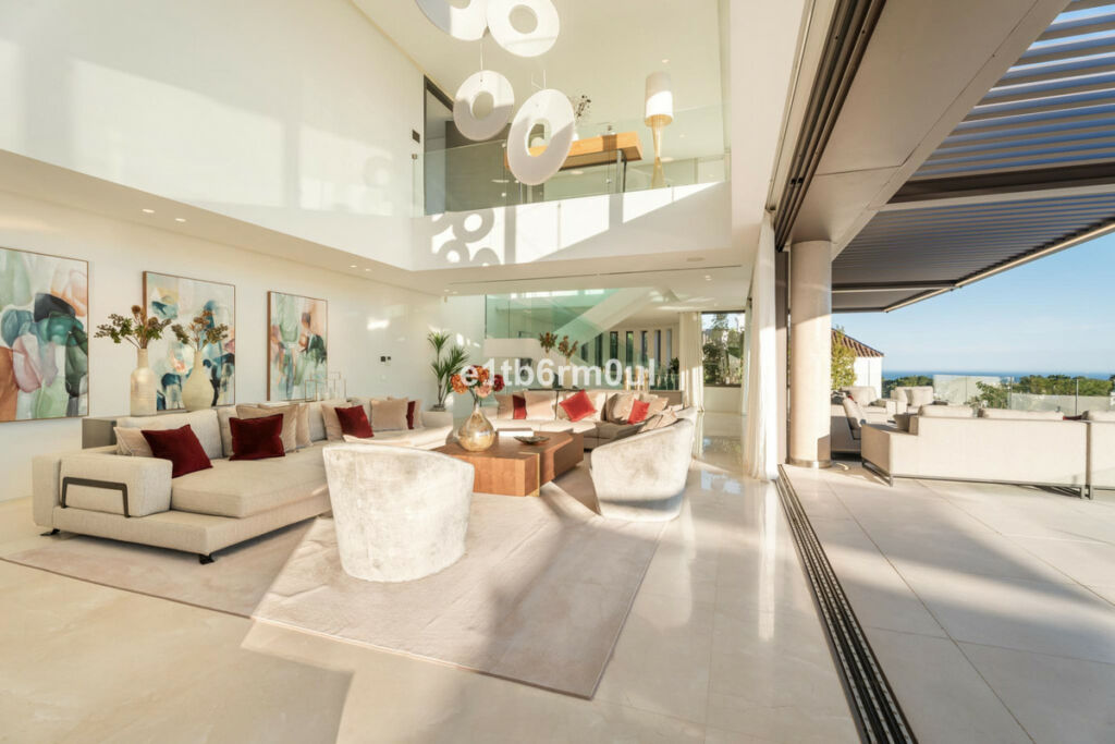 Detached Villa La Quinta Málaga - image 3