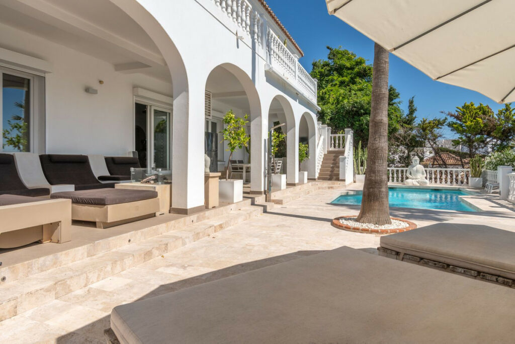 Detached Villa Miraflores Málaga - image 3