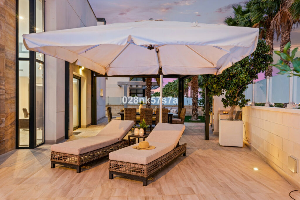 Detached Villa Lomas de Cabo Roig Alicante - image 3
