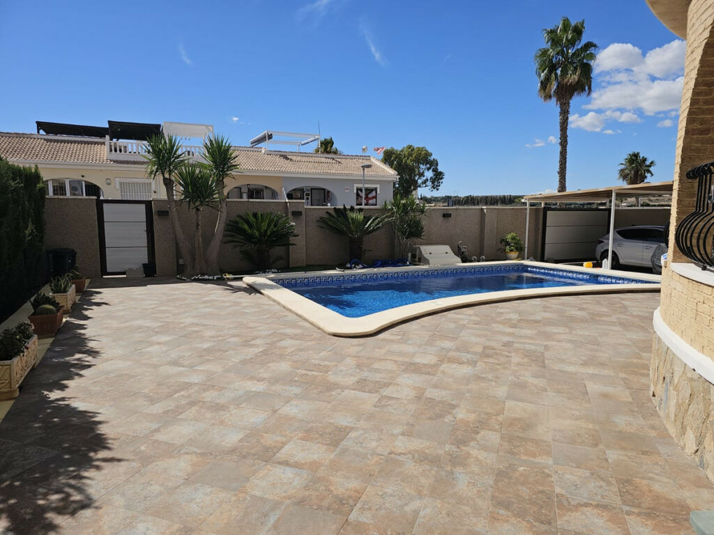 Detached Villa Benijofar Alicante - image 3
