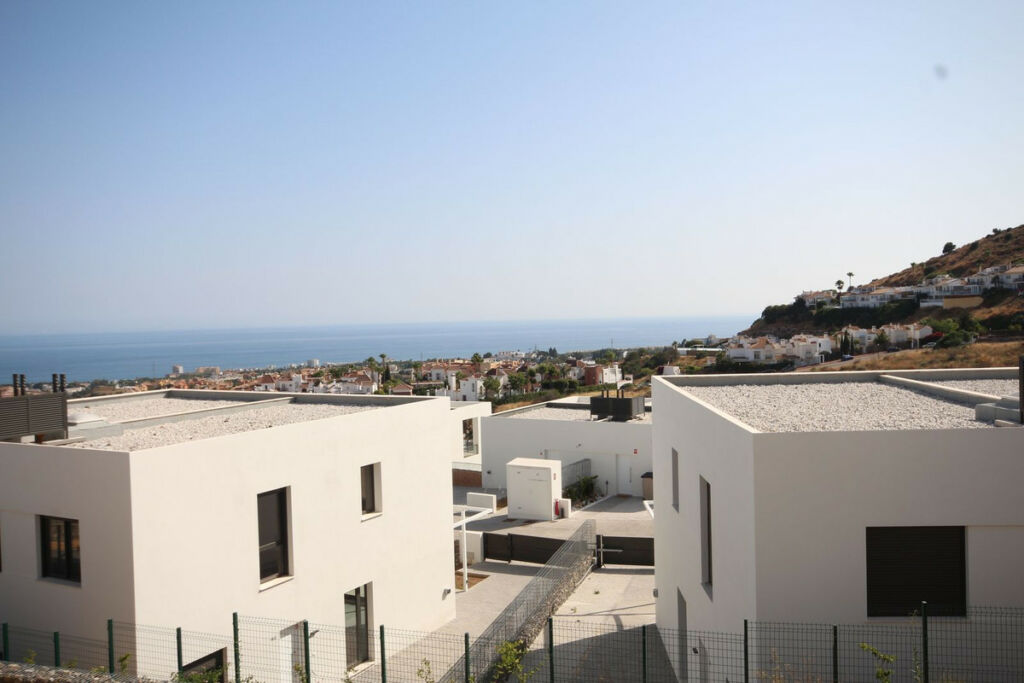 Semi-Detached House Riviera del Sol Málaga - image 3