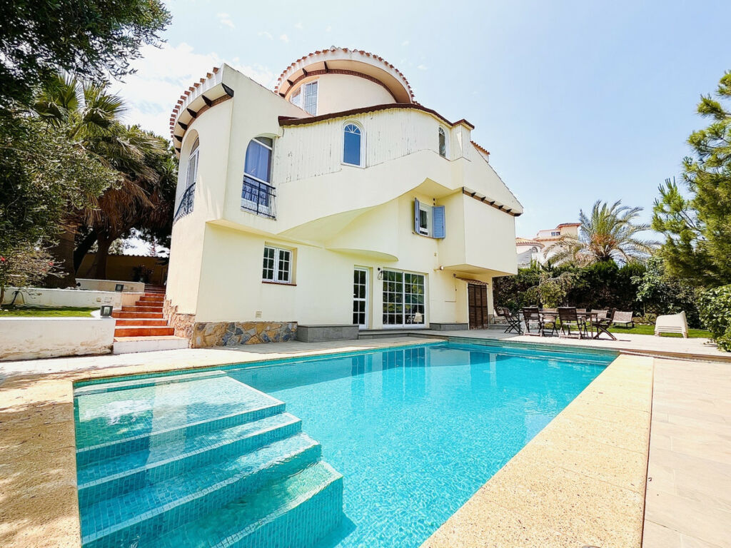 Detached Villa La Zenia Alicante
