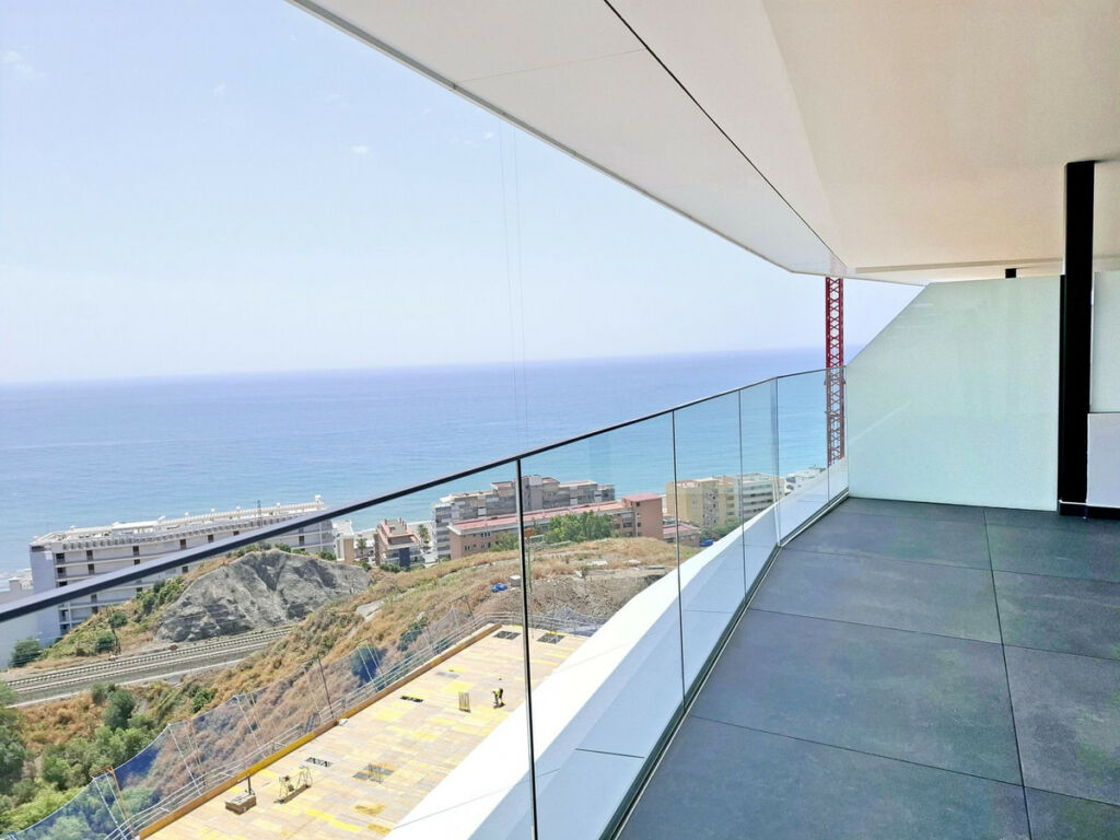 Middle Floor Apartment Fuengirola Málaga - image 3