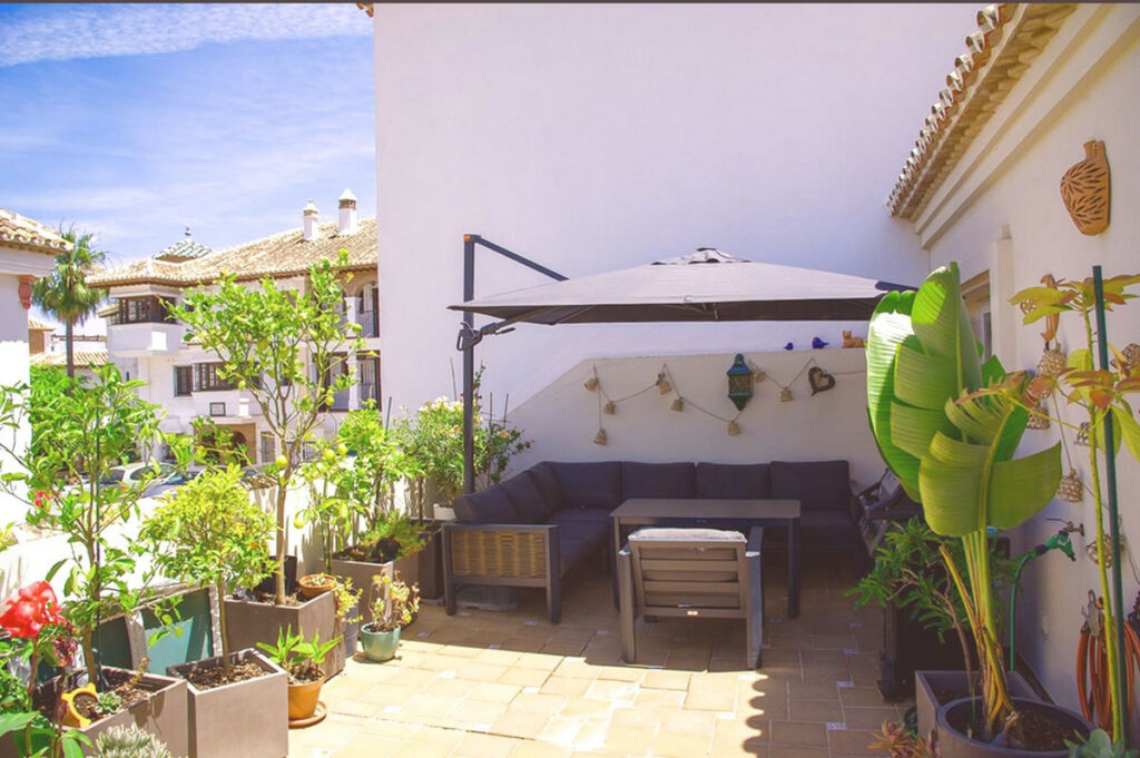 Middle Floor Apartment Mijas Golf Málaga - image 3