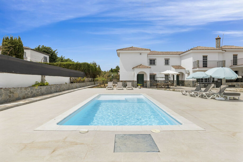 Detached Villa Alhaurín de la Torre Málaga - image 3