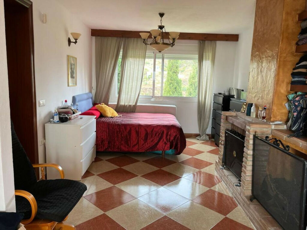 Townhouse Estepona Málaga - image 3