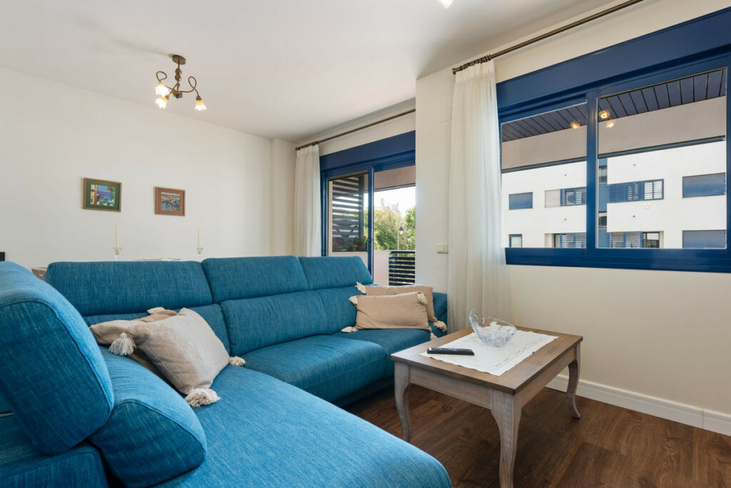 Middle Floor Apartment Estepona Málaga - image 5