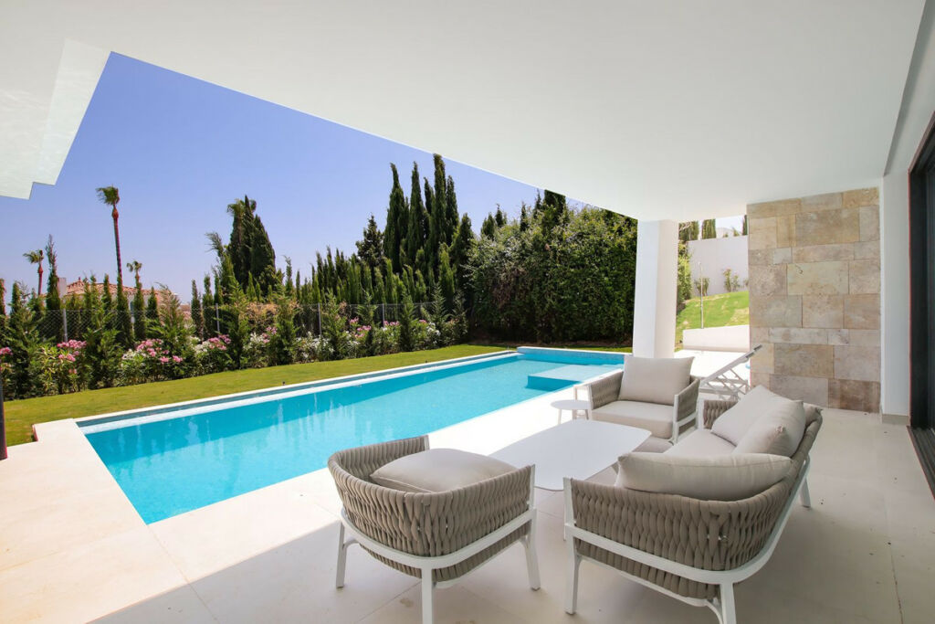 Detached Villa Valle Romano Málaga - image 3