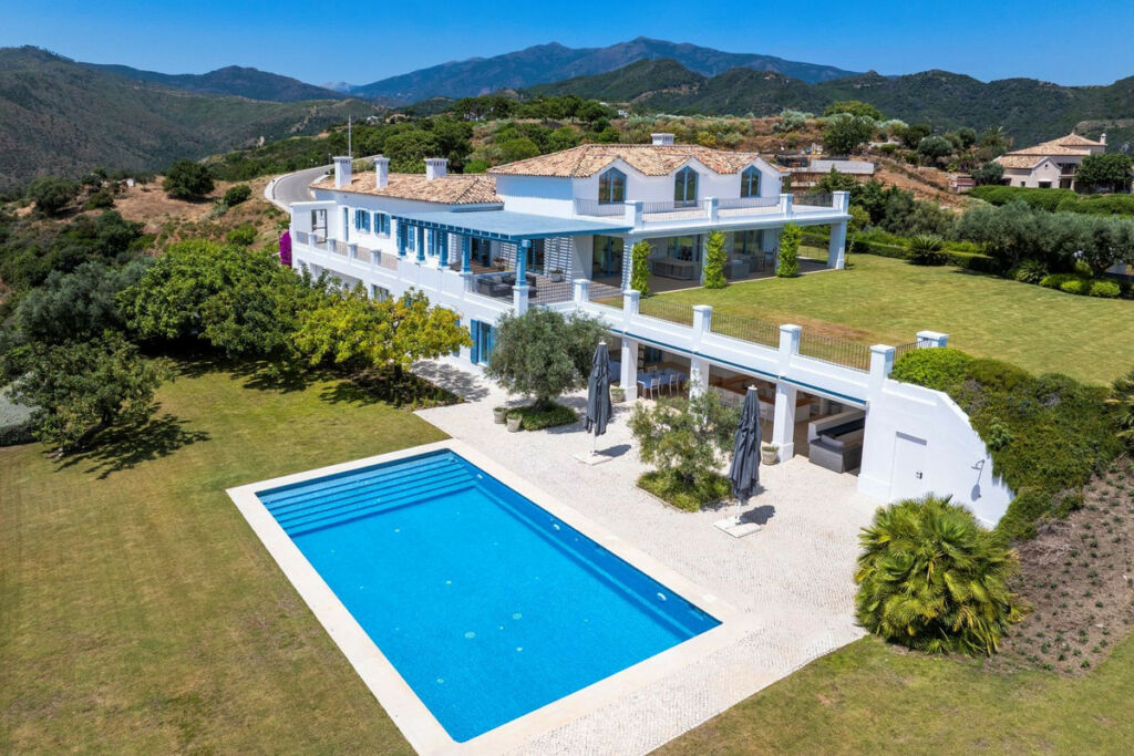 Detached Villa Benahavís Málaga - image 3