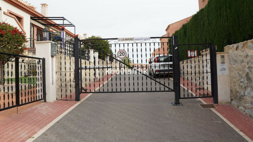Detached Villa San Miguel de Salinas Alicante - image 3