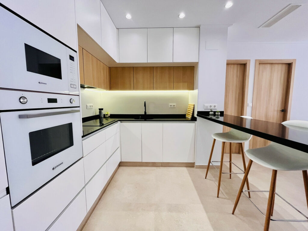 Middle Floor Apartment Guardamar del Segura Alicante - image 3