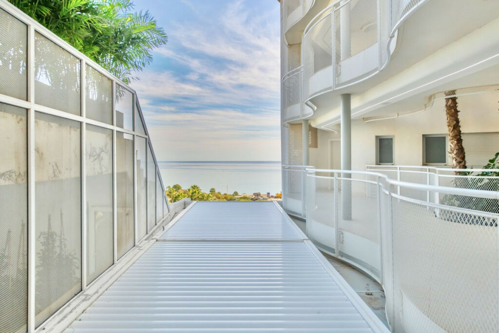 Middle Floor Apartment Benalmadena Málaga - image 3