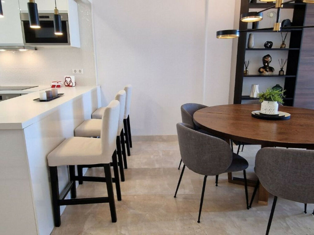 Middle Floor Apartment Riviera del Sol Málaga - image 3