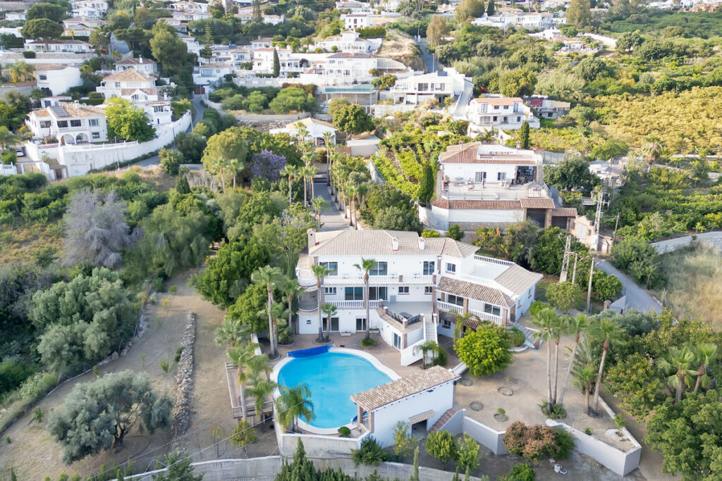 Detached Villa La Capellania Málaga - image 3