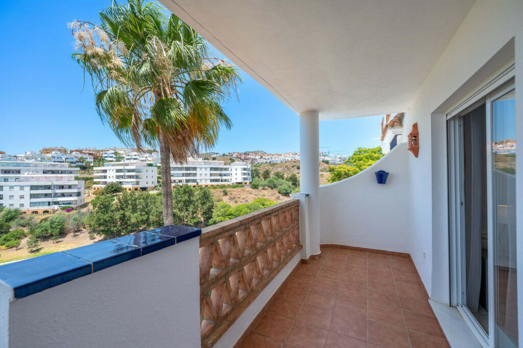 Middle Floor Apartment Riviera del Sol Málaga - image 3