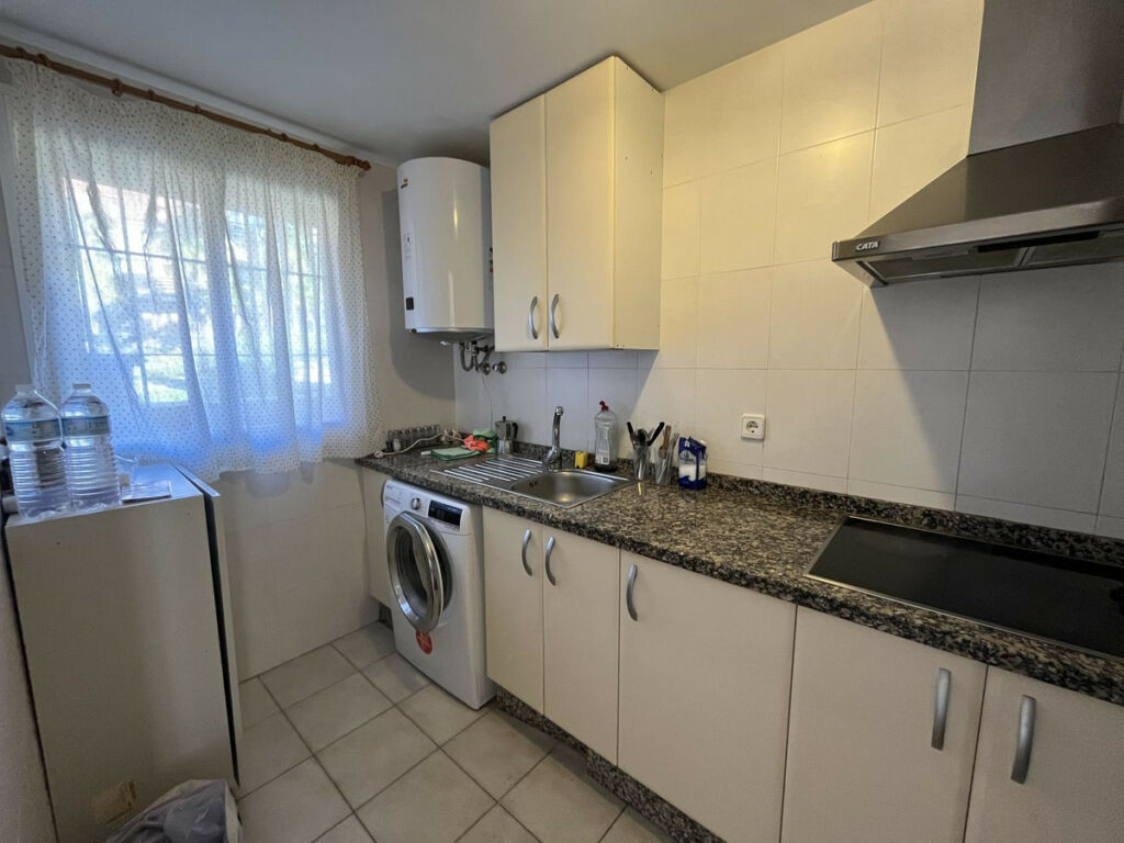 Middle Floor Apartment Casares Playa Málaga - image 3
