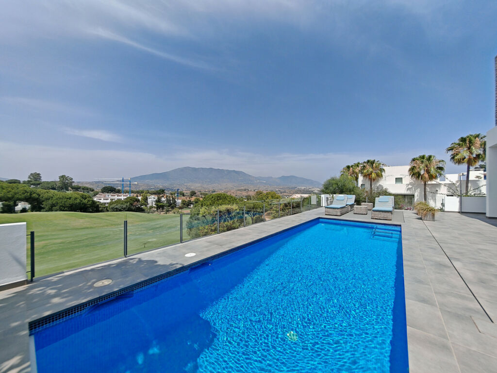 Detached Villa La Cala Golf Málaga - image 3