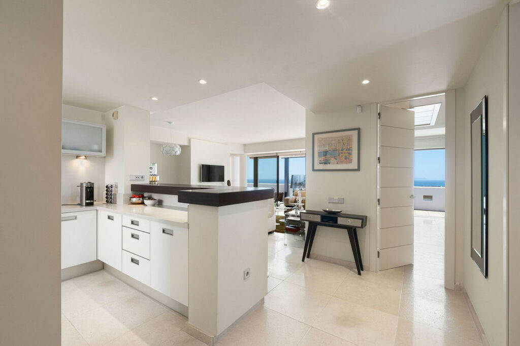 Penthouse Los Flamingos Málaga - image 3