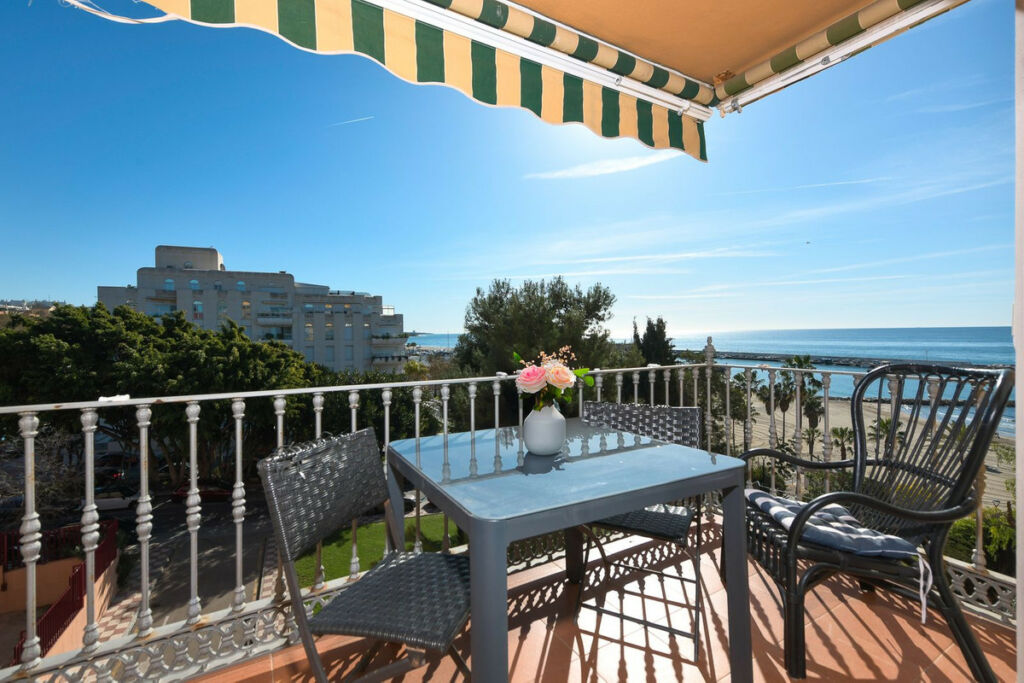 Middle Floor Apartment Marbella Málaga - image 3