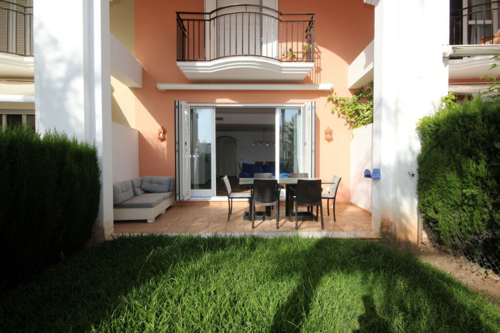 Townhouse Bahía de Marbella Málaga - image 3