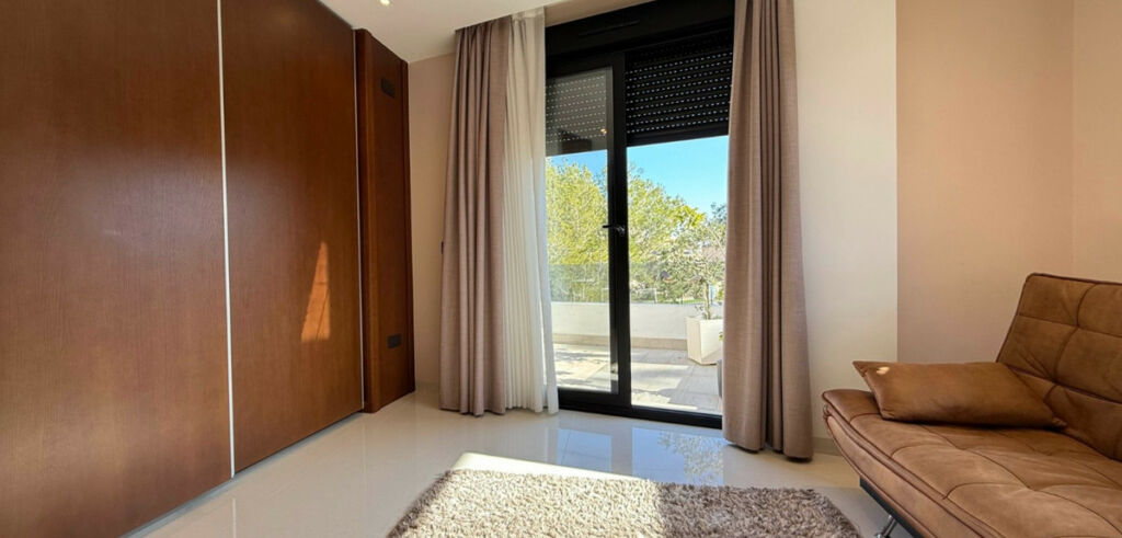 Detached Villa Villamartin Alicante - image 30