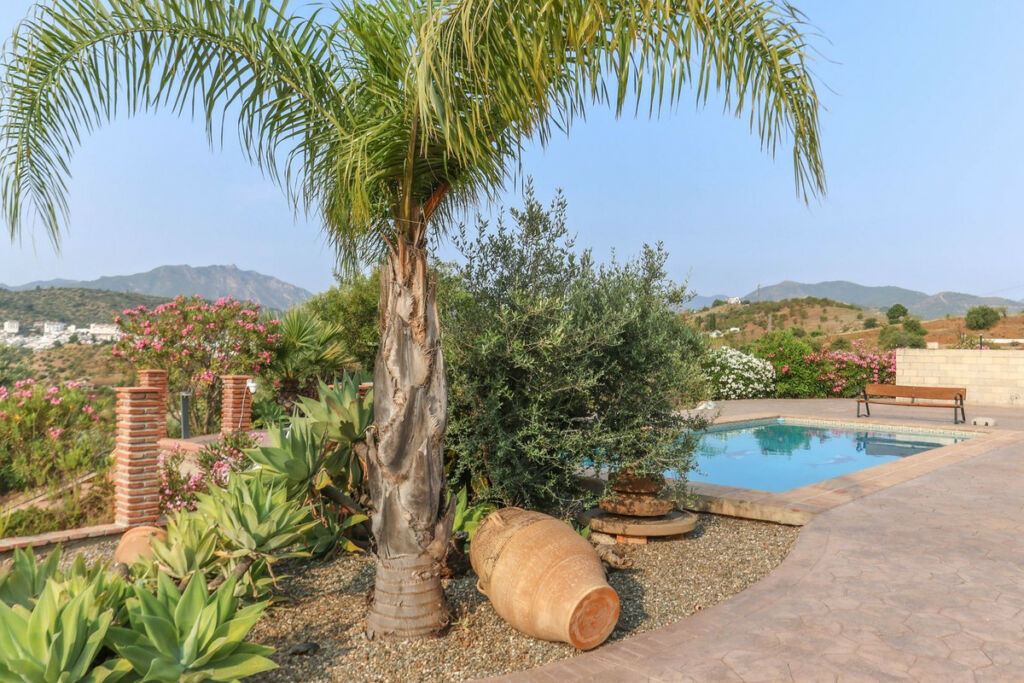 Detached Villa Guaro Málaga - image 31