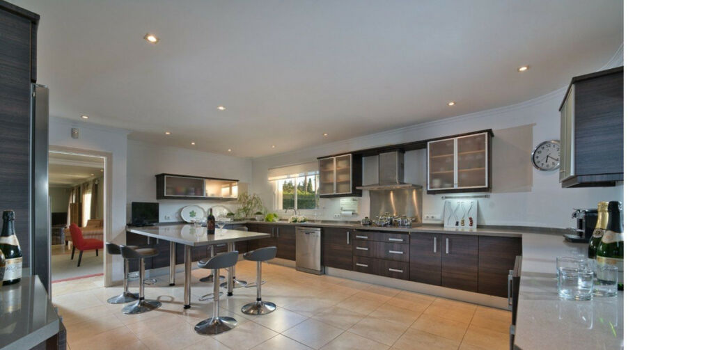 Detached Villa Sotogrande Cádiz - image 30