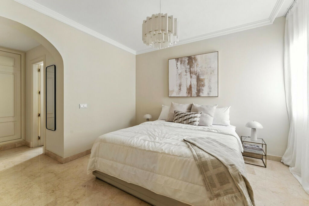 Middle Floor Apartment Nagüeles Málaga - image 7