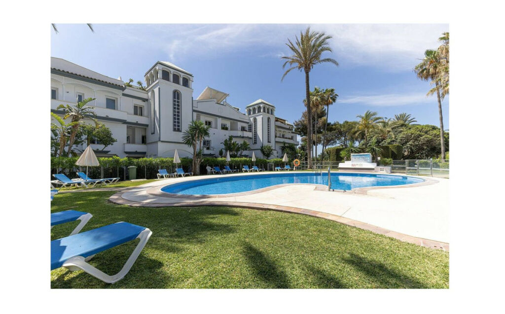 Top Floor Apartment New Golden Mile Málaga - image 29