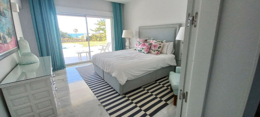 Detached Villa El Chaparral Málaga - image 30
