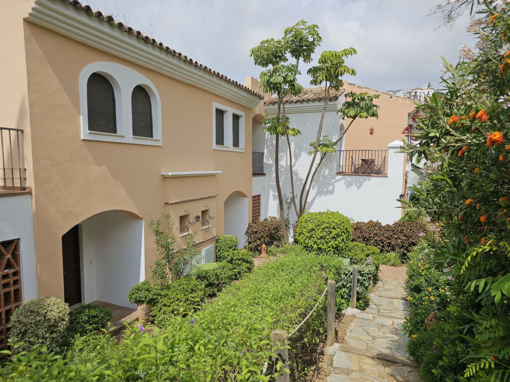 Townhouse Los Arqueros Málaga - image 29