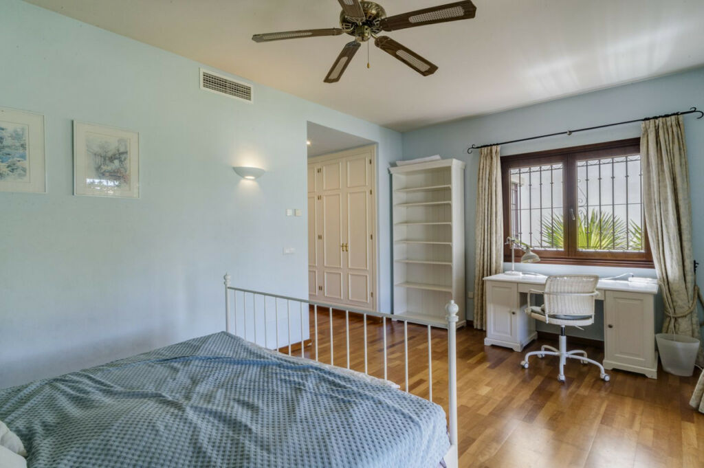 Detached Villa El Rosario Málaga - image 30