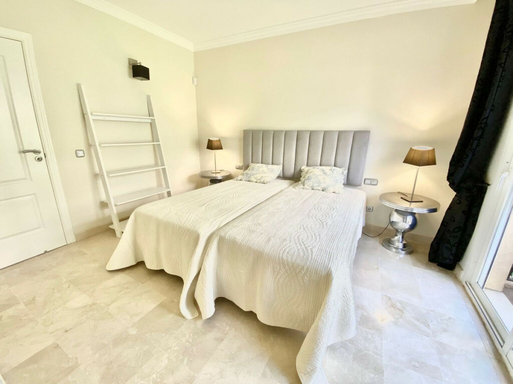 Middle Floor Apartment Atalaya Málaga - image 30