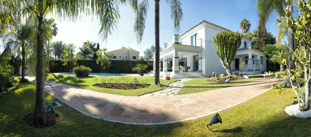 Detached Villa Nueva Andalucía Málaga - image 30