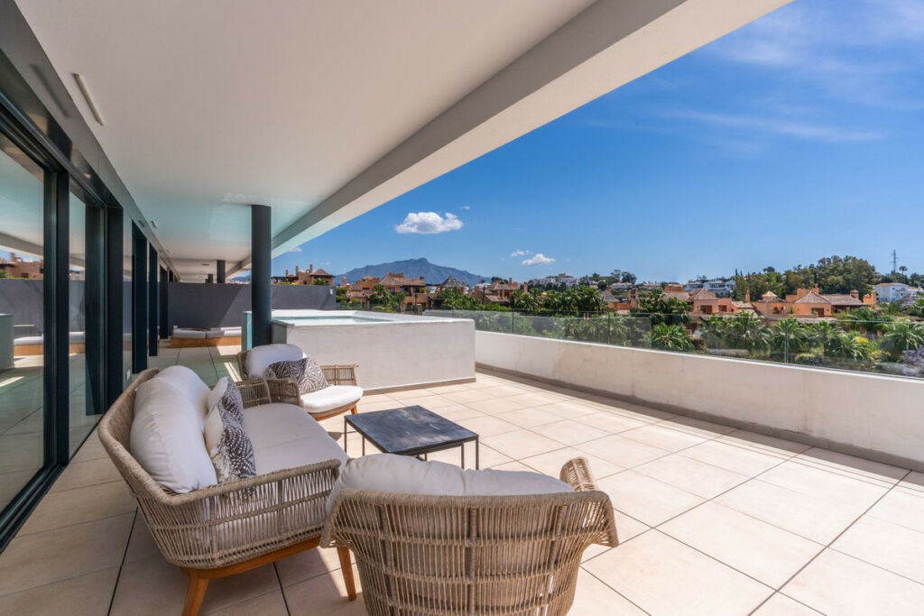 Middle Floor Apartment Estepona Málaga - image 30