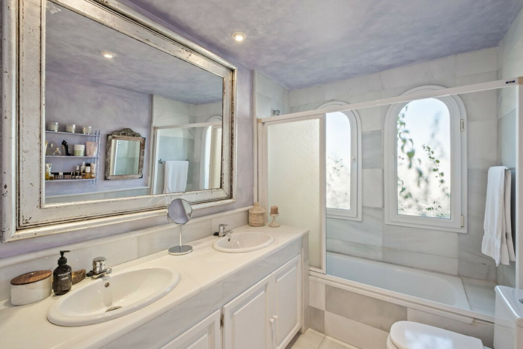 Detached Villa Reserva de Marbella Málaga - image 30