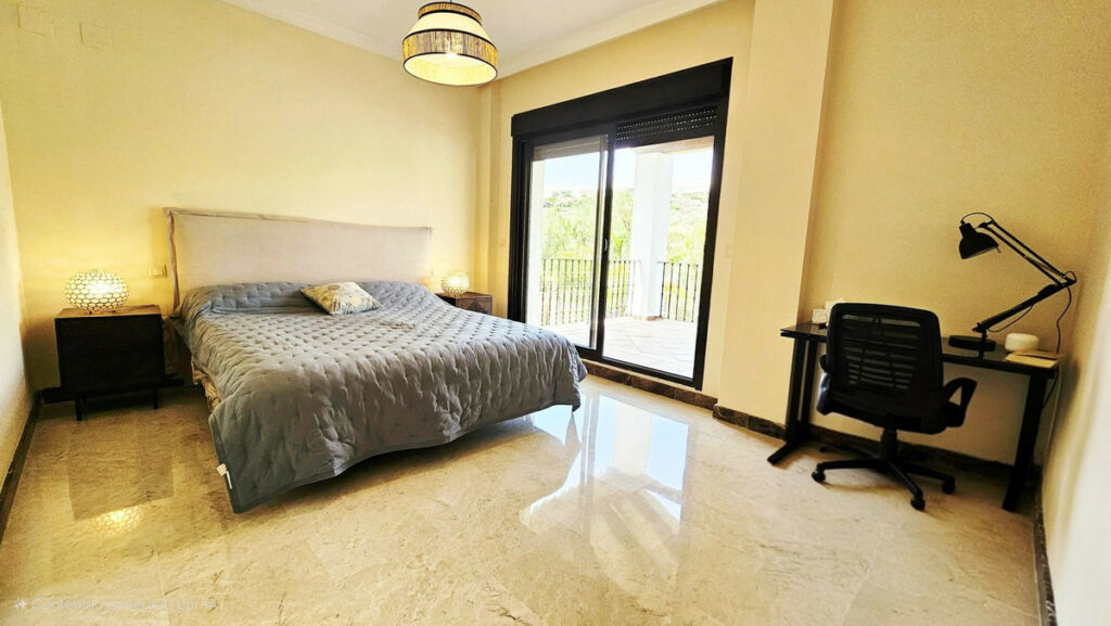Detached Villa Estepona Málaga - image 31