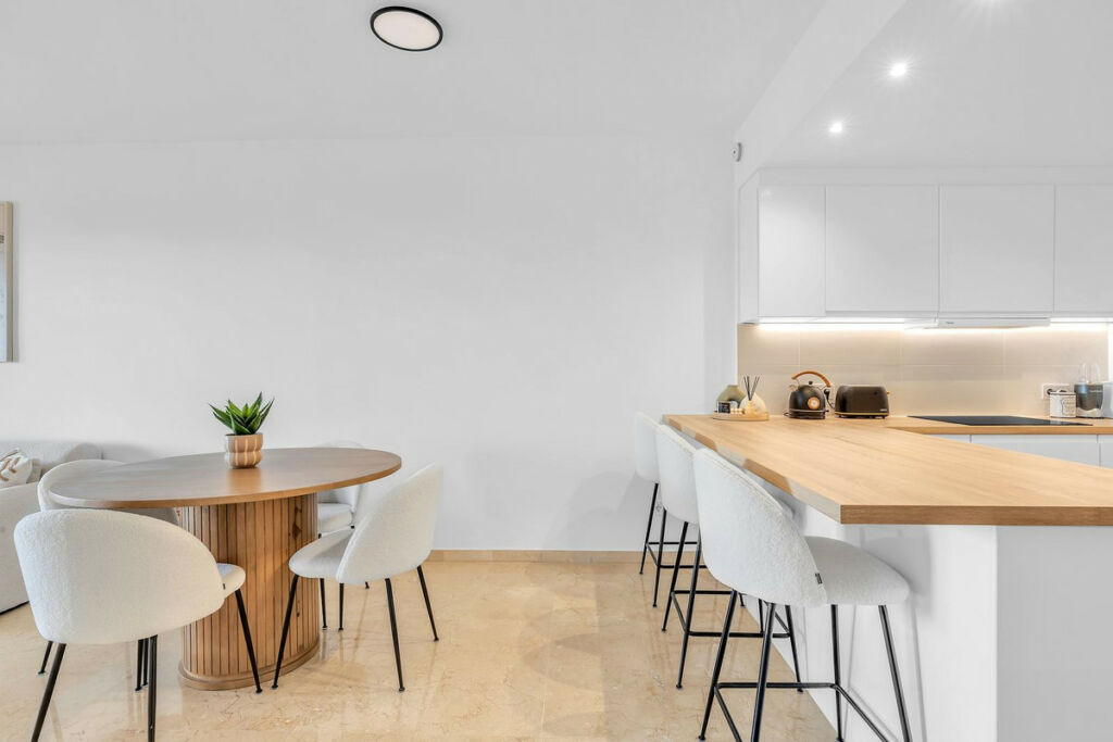 Middle Floor Apartment Estepona Málaga - image 31