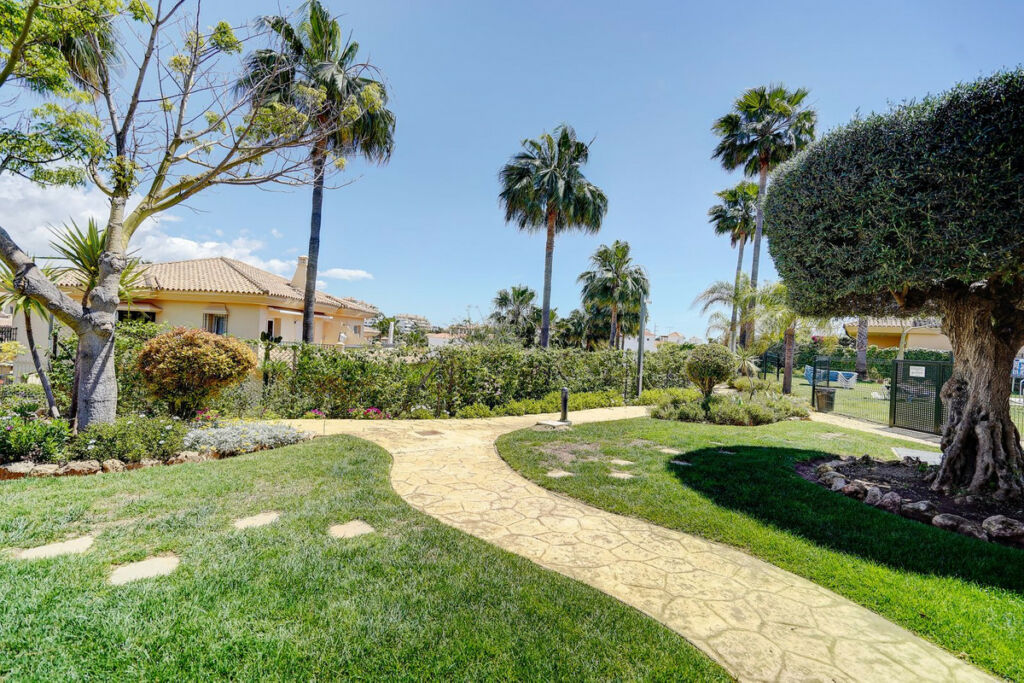 Semi-Detached House Riviera del Sol Málaga - image 31