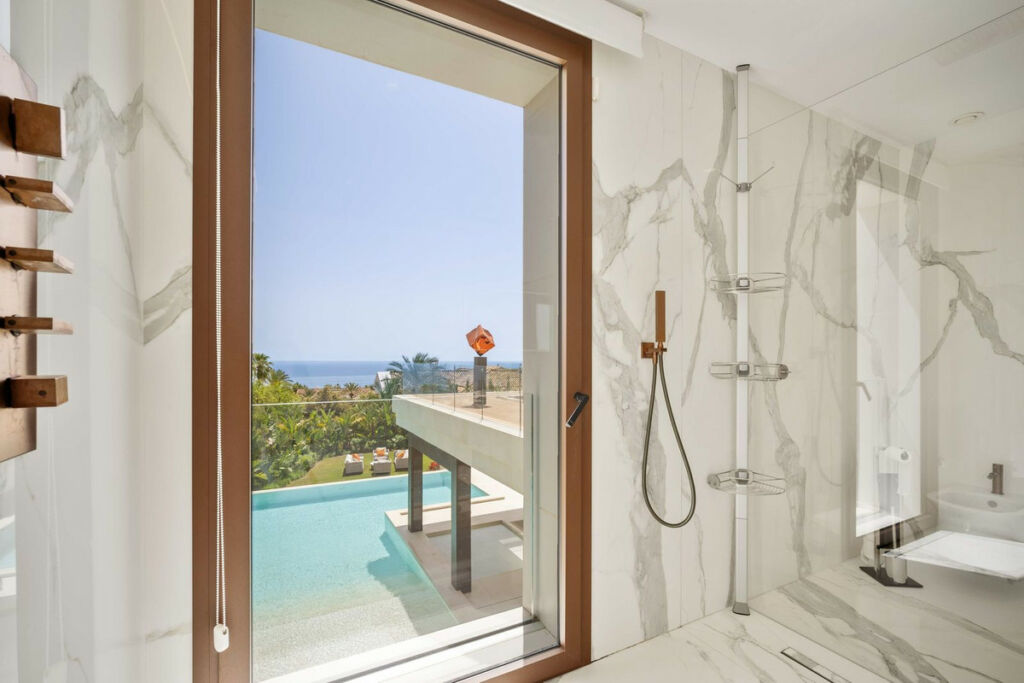 Detached Villa Sierra Blanca Málaga - image 31
