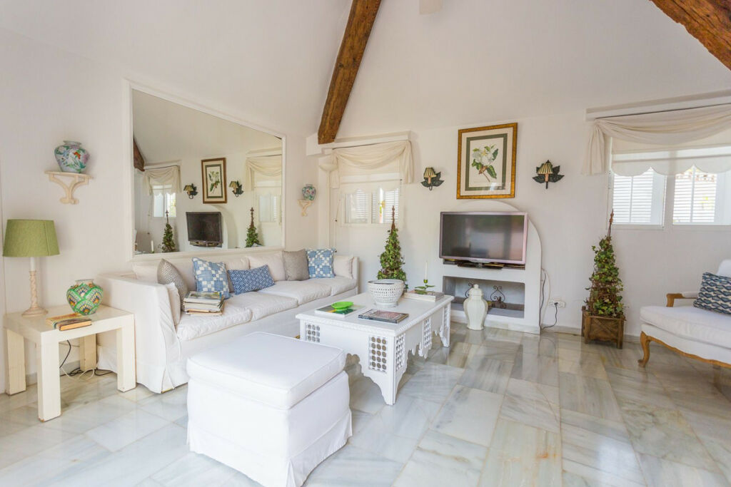 Detached Villa The Golden Mile Málaga - image 31