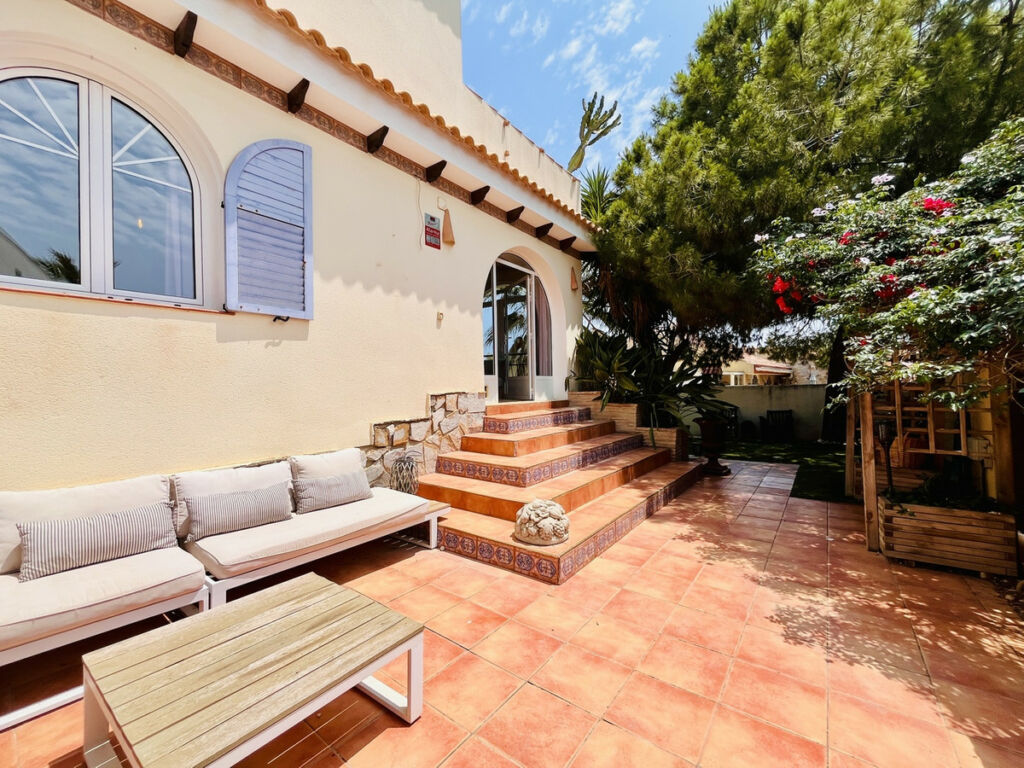 Detached Villa La Zenia Alicante - image 31