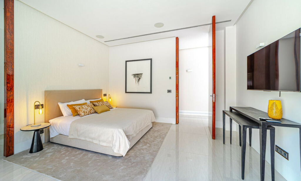 Detached Villa Nueva Andalucía Málaga - image 26