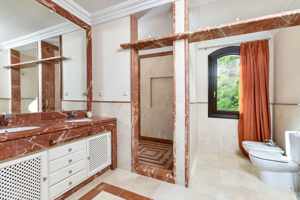 Detached Villa Benahavís Málaga - image 31