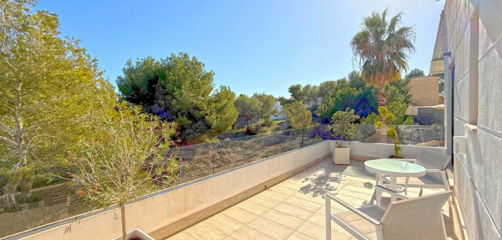 Detached Villa Villamartin Alicante - image 31