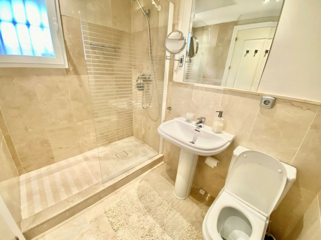 Middle Floor Apartment Atalaya Málaga - image 31