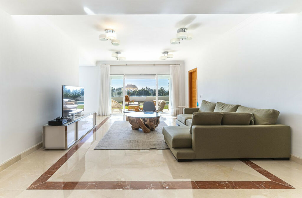 Detached Villa Nueva Andalucía Málaga - image 31