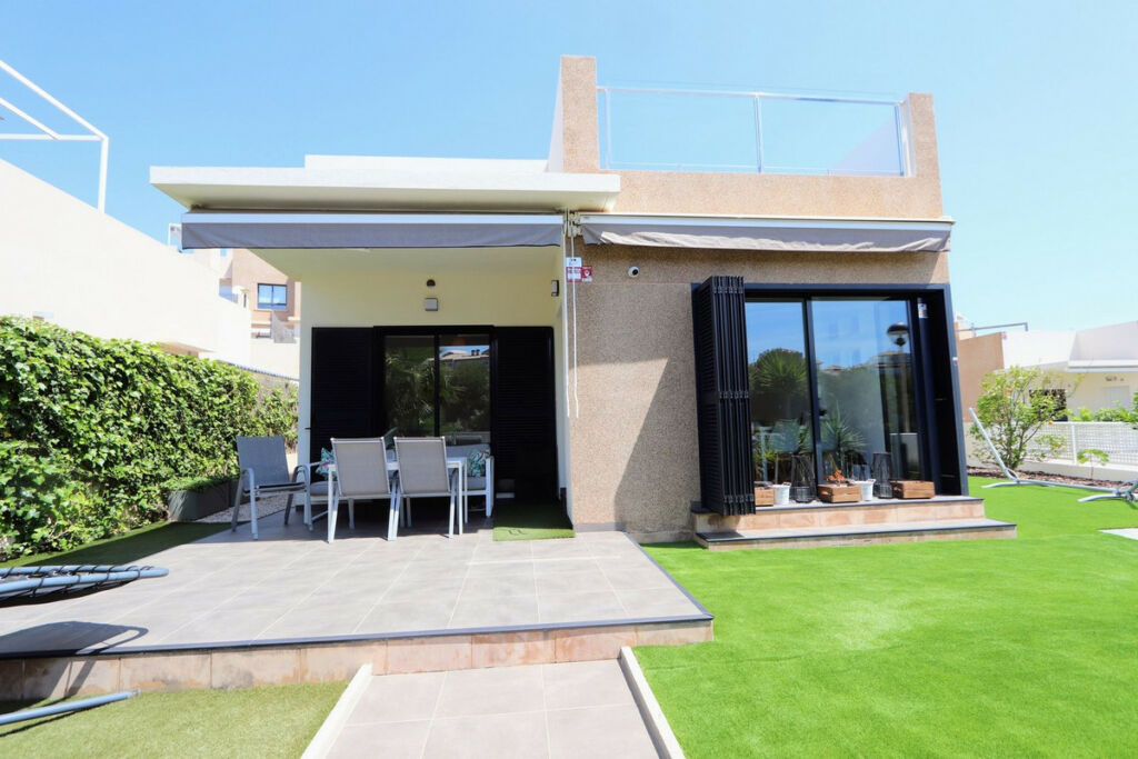 Detached Villa La Zenia Alicante - image 31