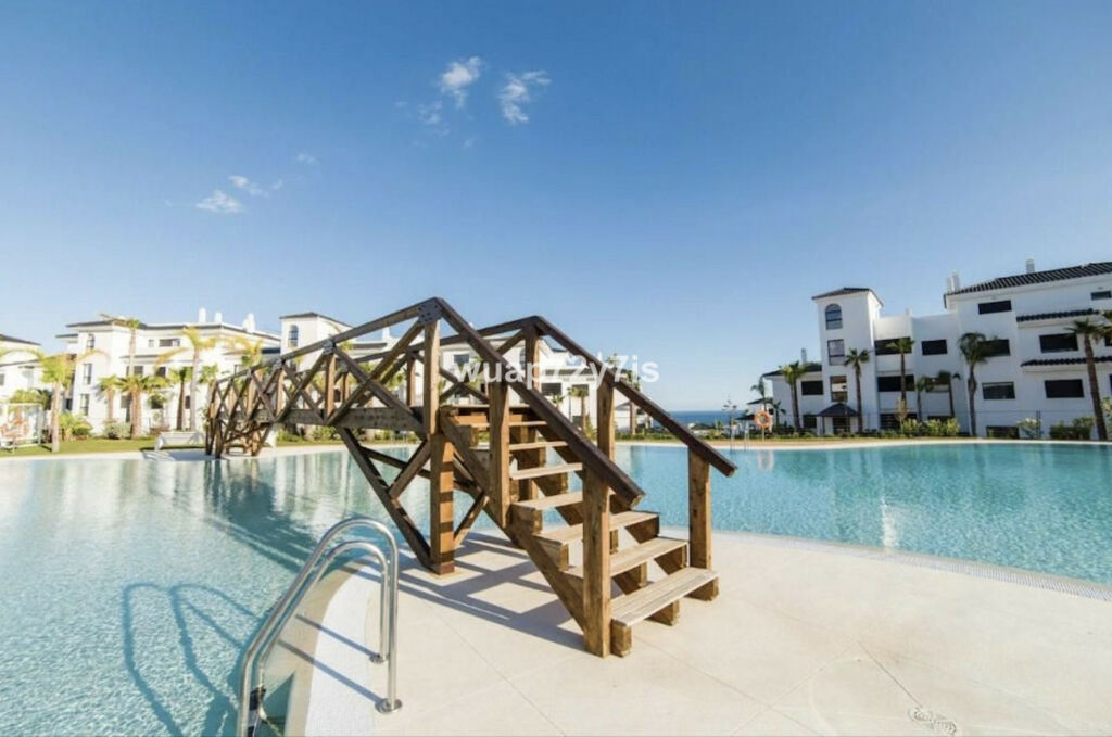Middle Floor Apartment Estepona Málaga - image 31